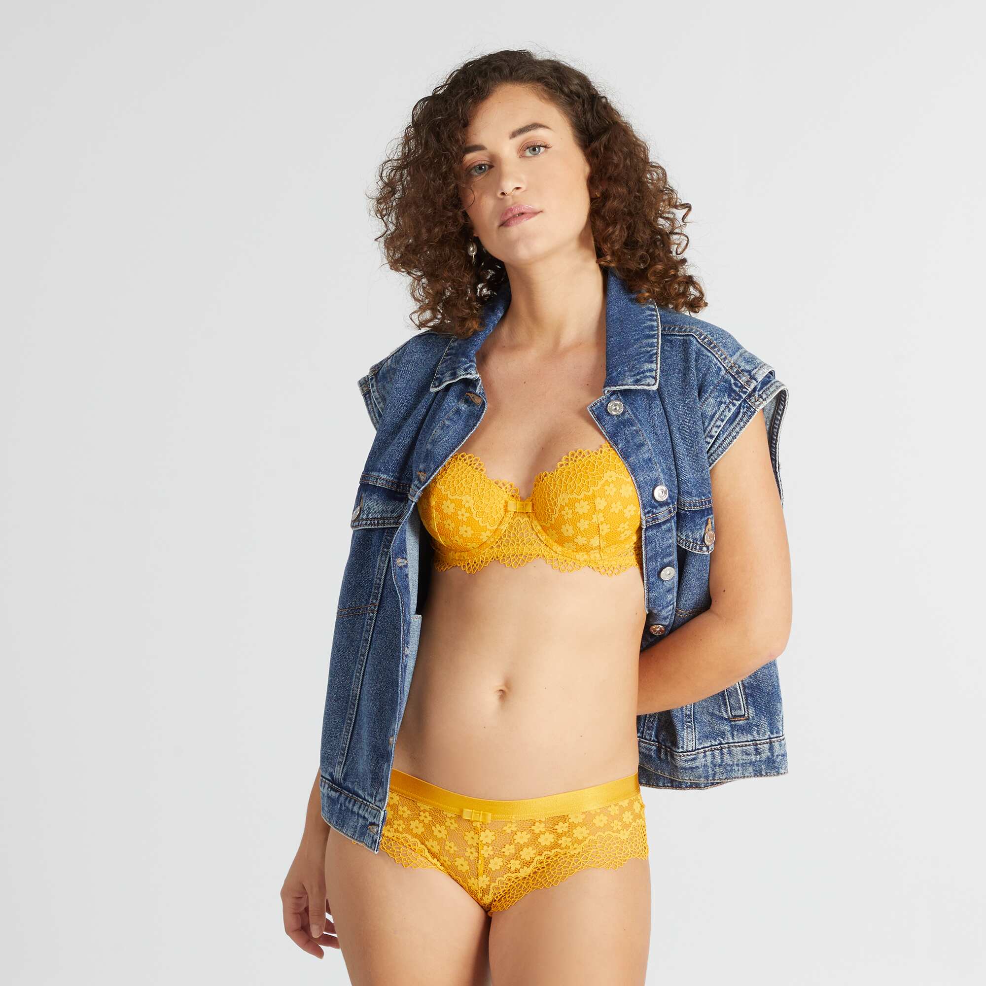 Soutien-gorge dentelle avec dos croisé jaune – Image 4