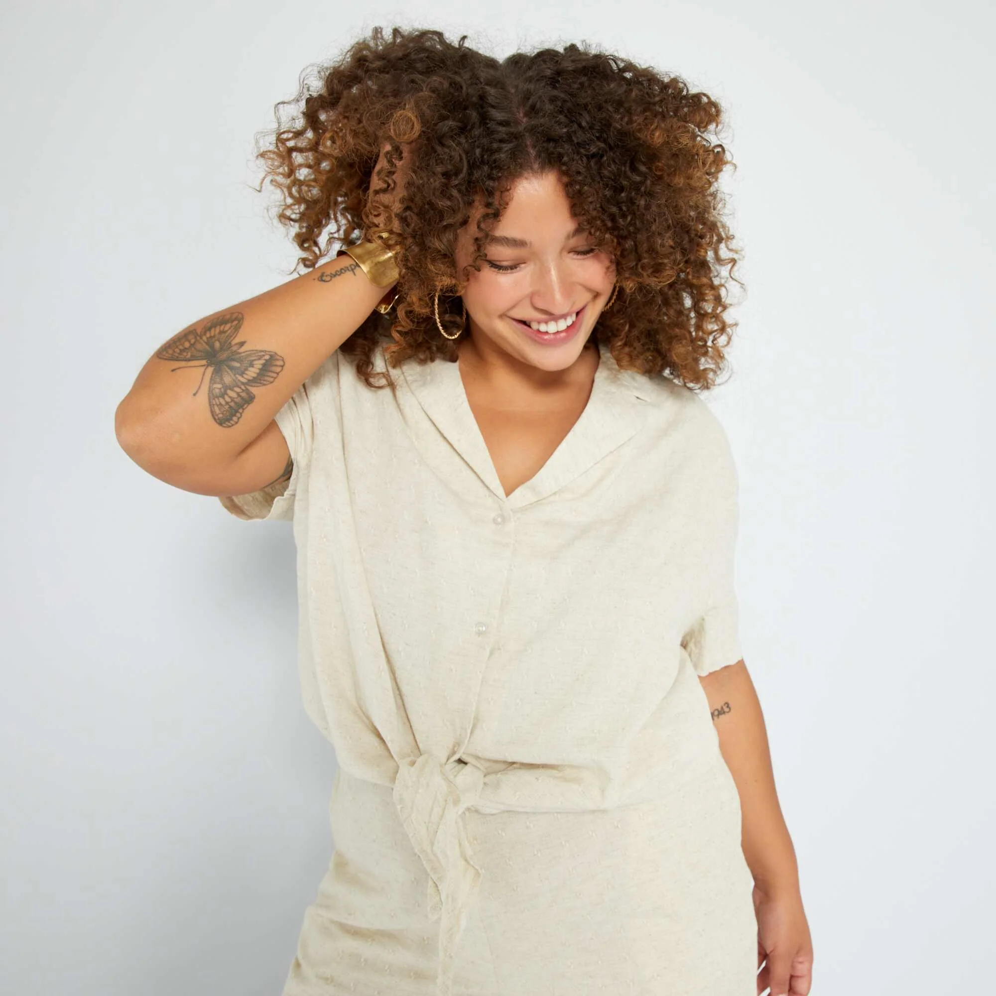 Blouse manches courtes beige – Image 3