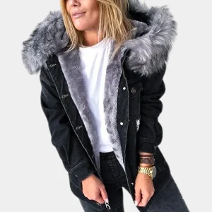 Monika – La Veste en Denim qui Redéfinit le Chic Moderne