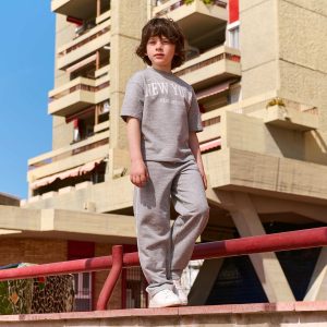 Jogging large avec liseré contrastant GRIS