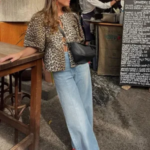 Veste Courte Léopard Manches Bouffantes Femme - Chic & Tendance