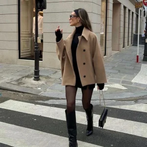 Manteau Court : Élégance Simple & Tendance Hivernale