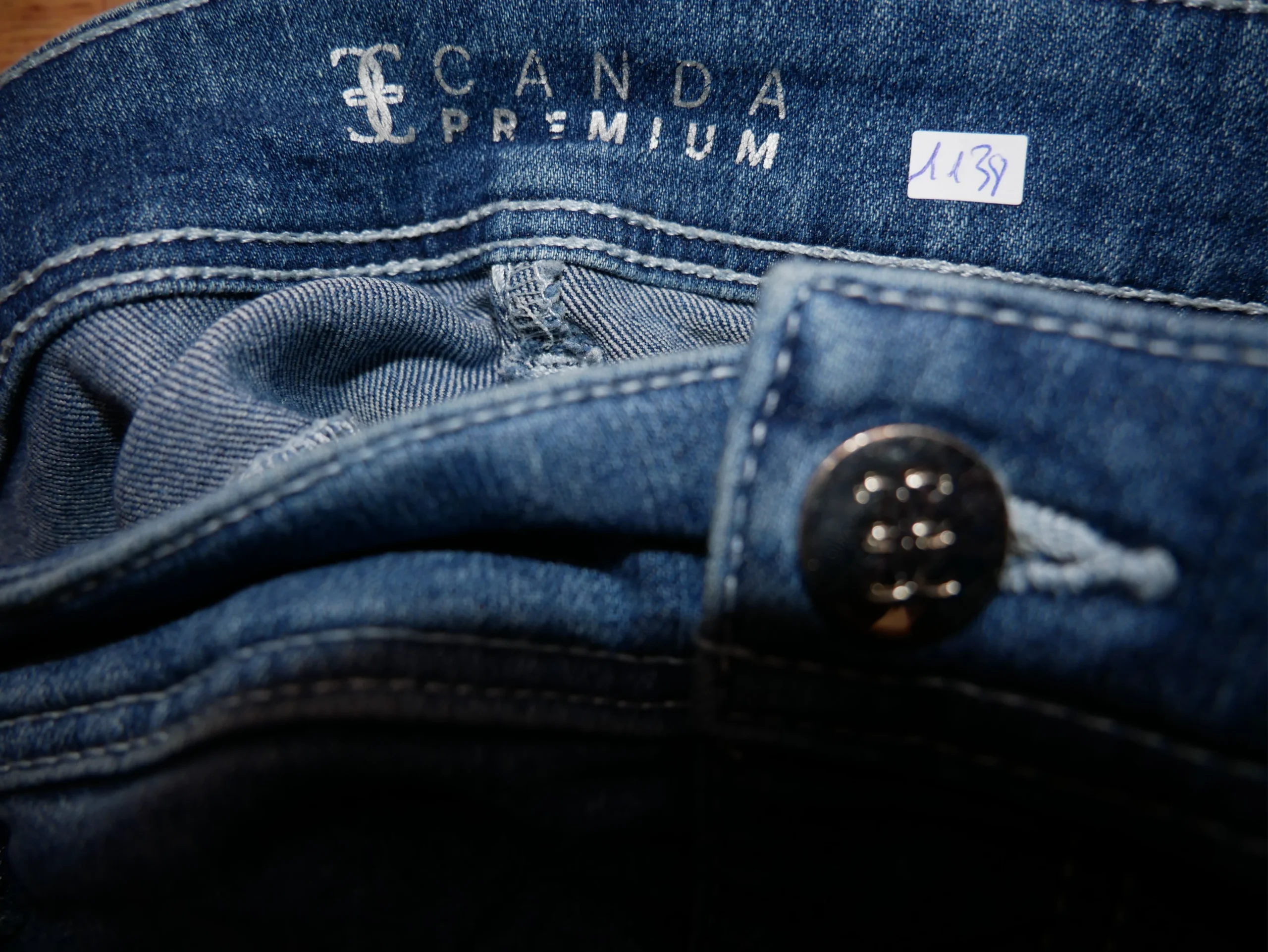 Jean droit bleu délavé C&A – Image 4