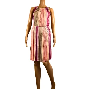 Robe multicolore sans manches