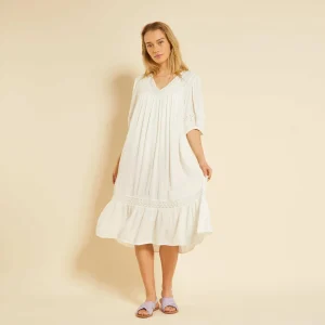 Robe de plage longue en maille crêpe et broderie blanc