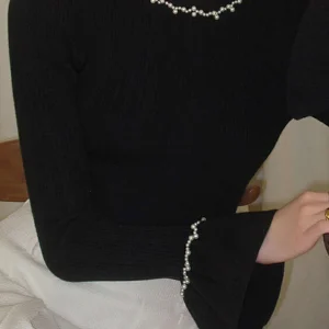 Top Maille | Perles Nacrées | Coupe Ajustée | Idéal pour soirées raffinées