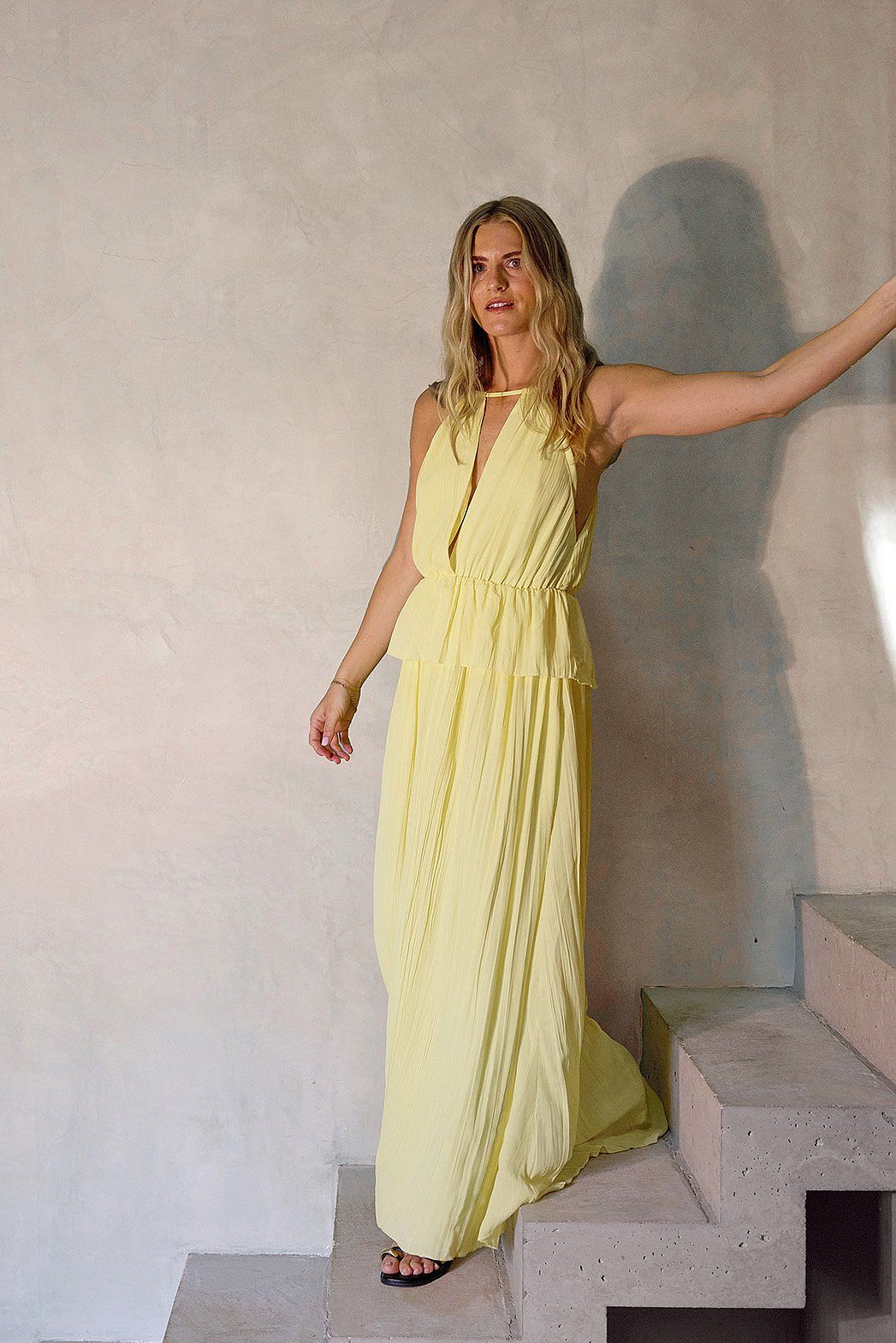 Robe Longue Femme Plissée | Encolure Haute, Dos Noué | Coupe Fluide et Moderne – Image 2